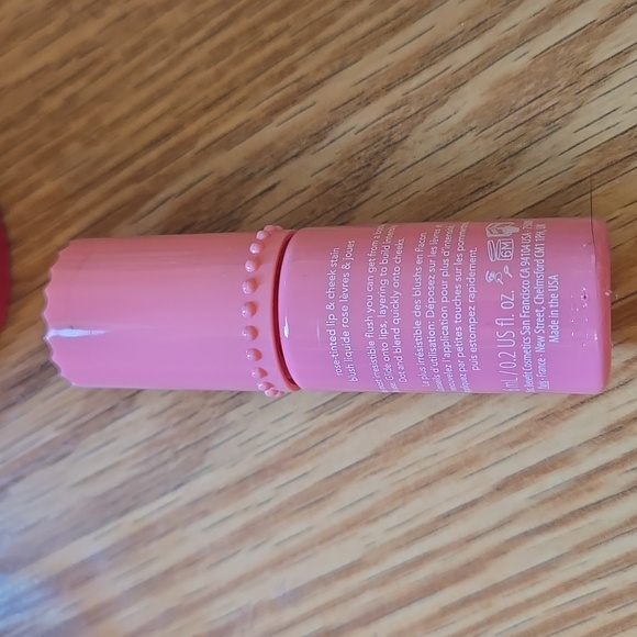 Benetint Liquid Lip & Cheek Stain with Carrying Case - Picture 3 of 6